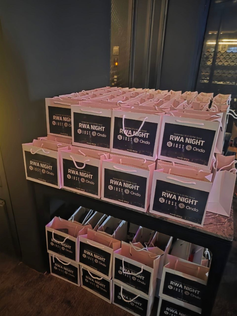 Networking at Cheongdam Luxo